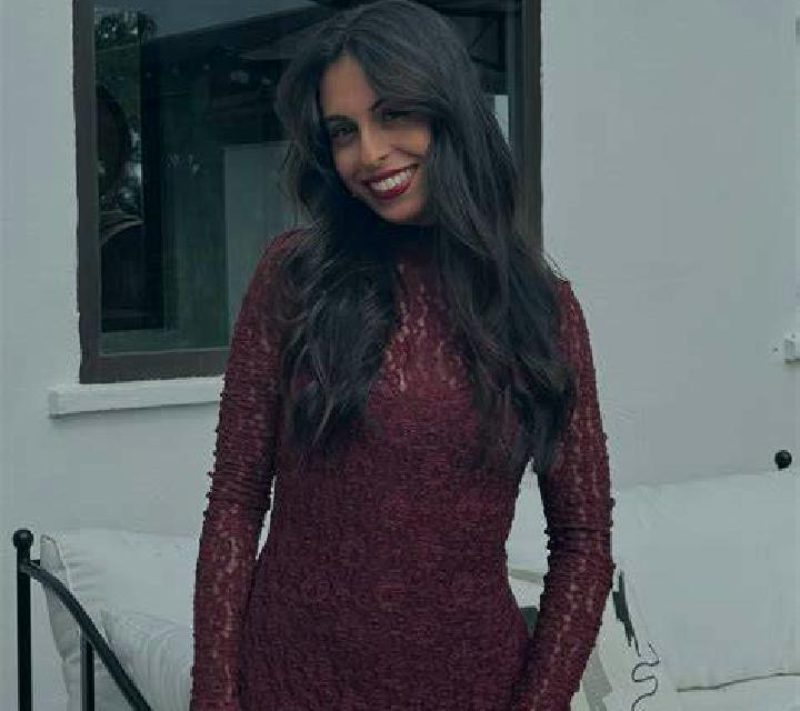 Abril Abarzuza escort