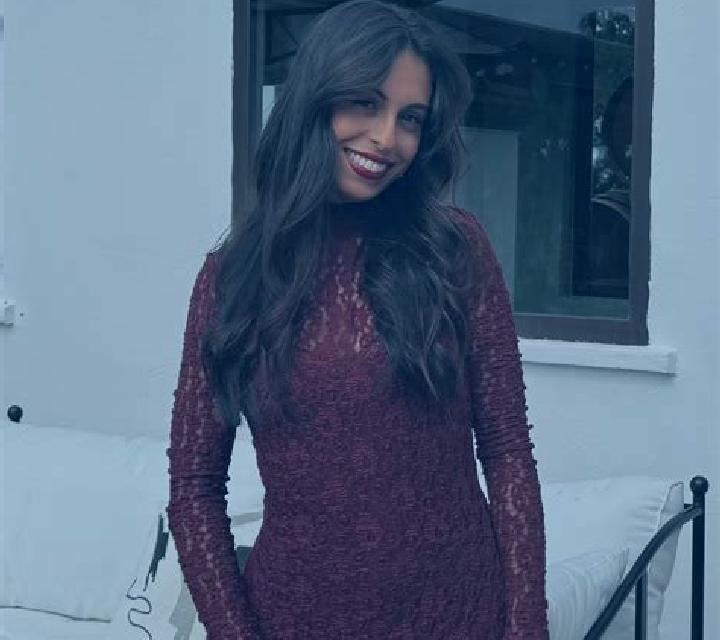 Abril Igea escort