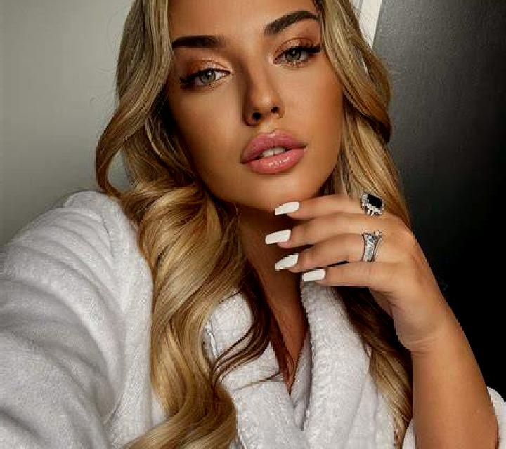 Abril Valverde del Majano escort