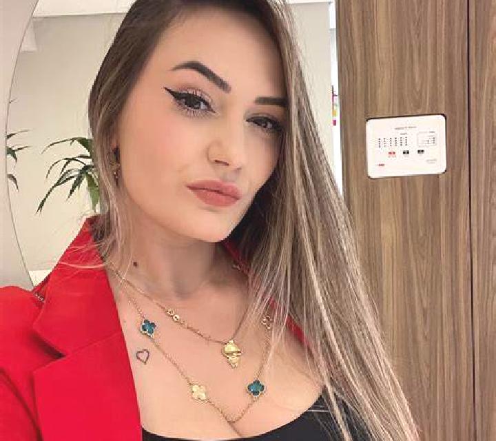 Adriana Umbrete escort