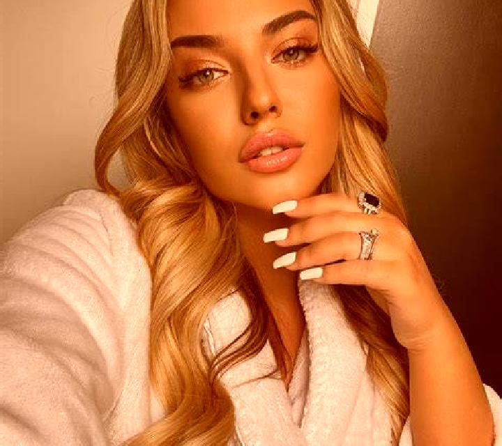 Alba Cabanillas del Campo escort
