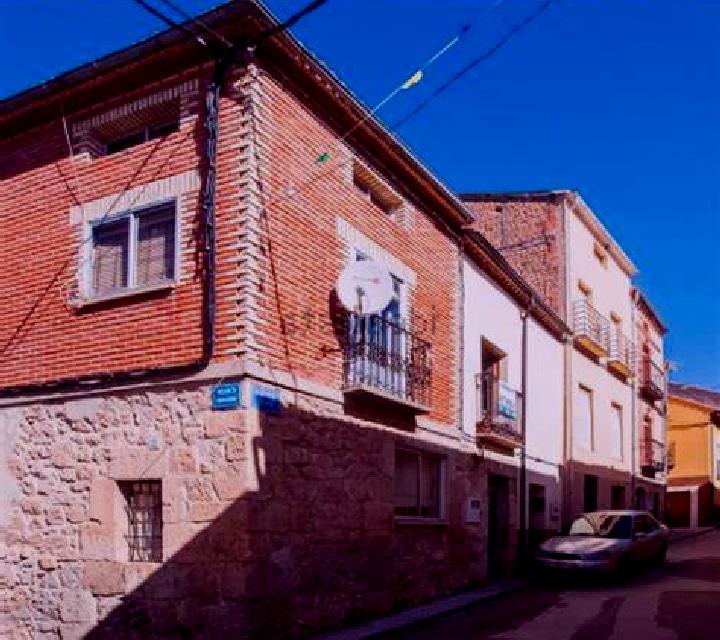 Alba Mazaricos escort