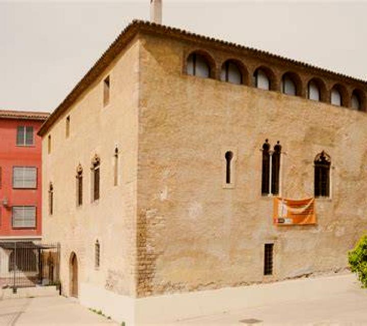 Amanda Collsuspina escort