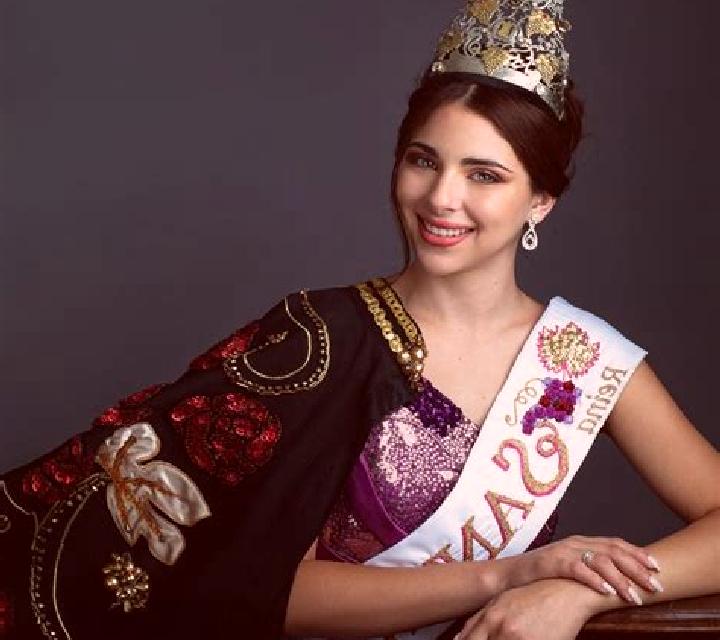 Andrea Matamala de Almazan escort