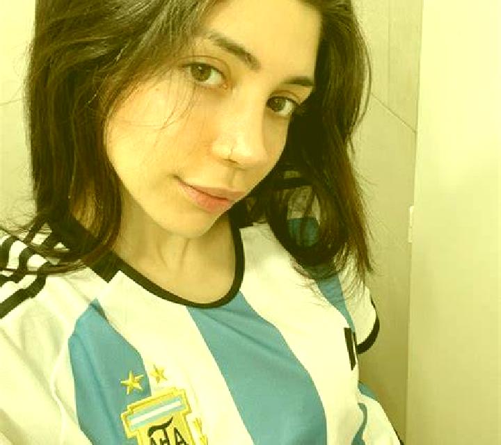 Carla 2 Yelo escort