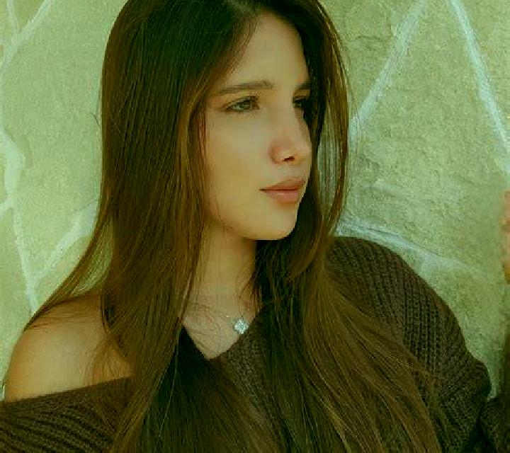 Carla 3 Cerbon escort
