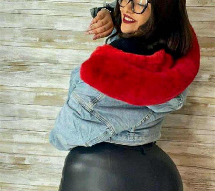 Carla Carenas escort