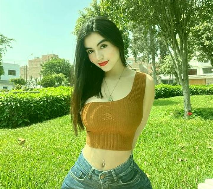 Carla Lillo escort