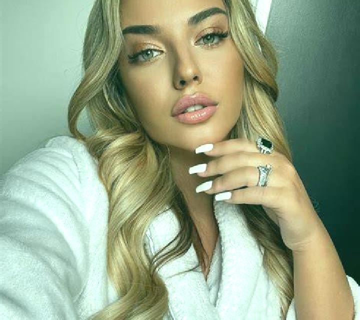 Carmen Campillo de Ranas escort