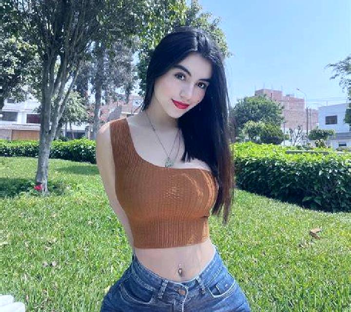 Cristina Carcaixent escort