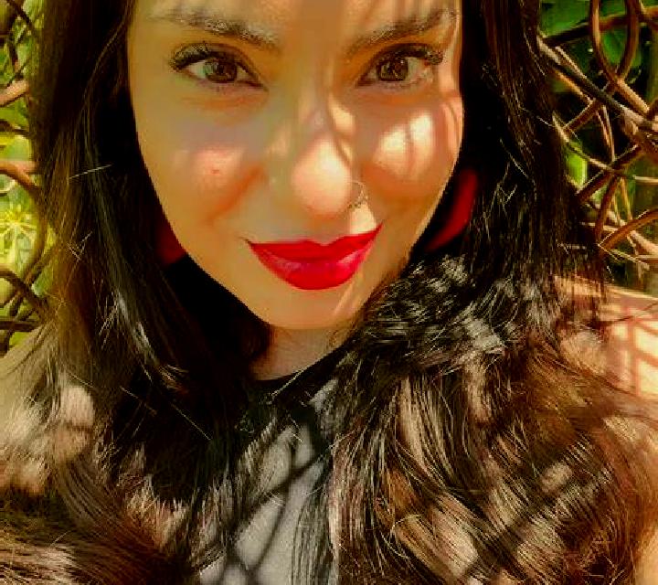 Daniela Fontiveros escort
