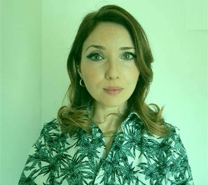Giulia 2 Peal de Becerro escort