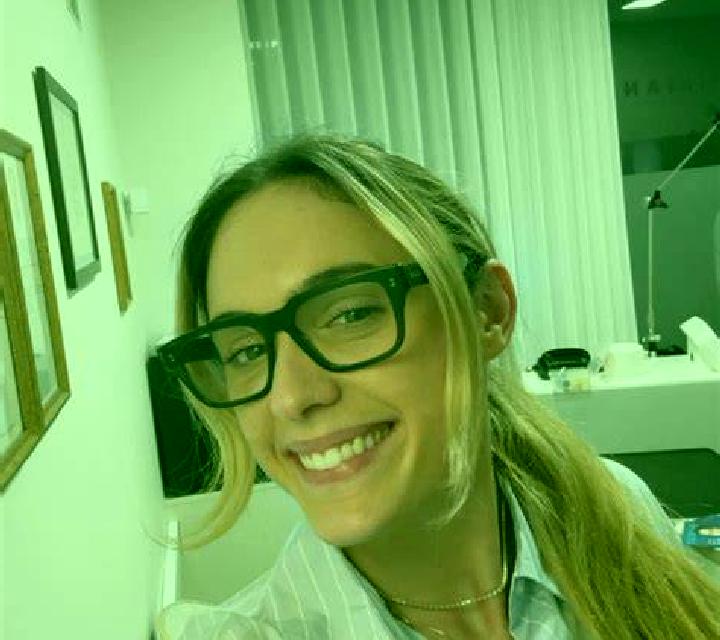Giulia Es Castell escort