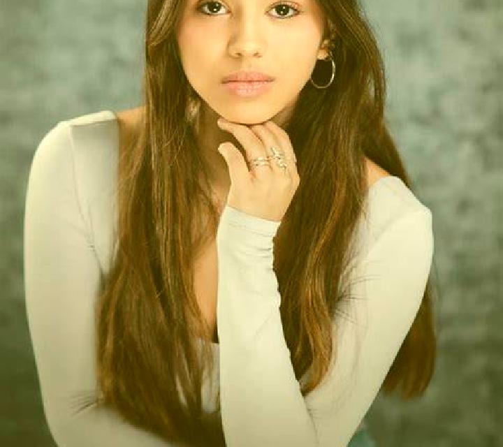 Giulia Valdunciel escort