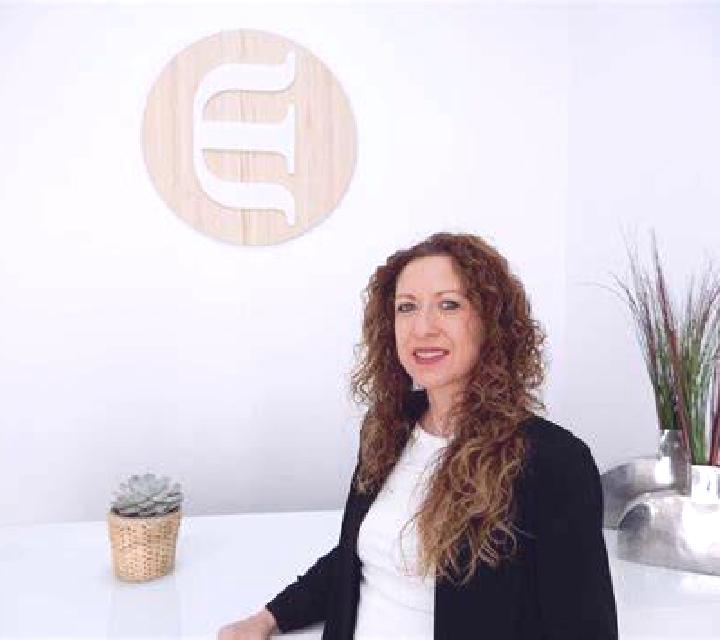 Irene Piraces escort