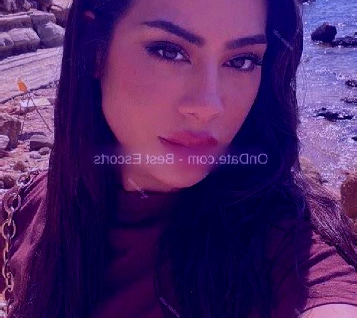 Josefina Camporrells escort