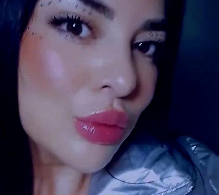 Julia 2 Agost escort