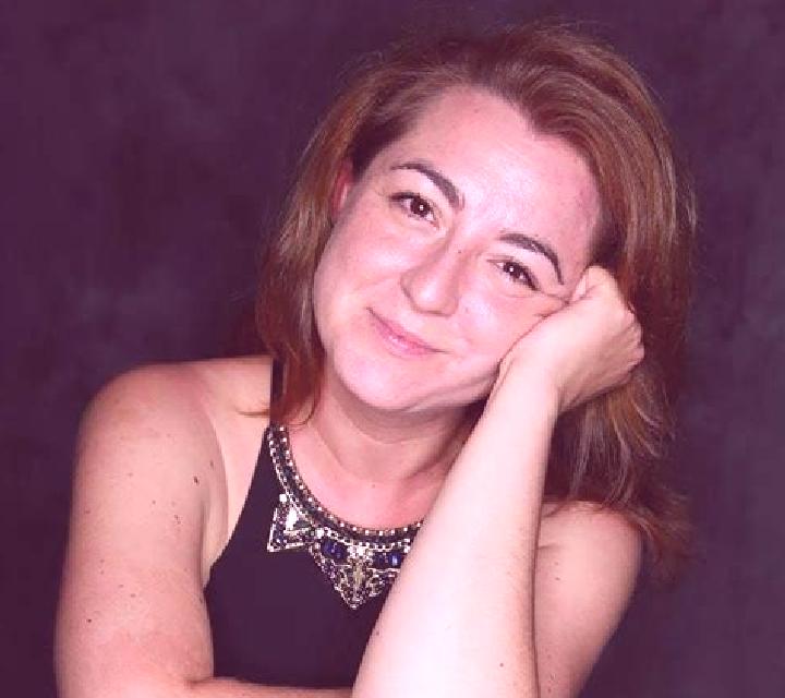 Julia 2 Sariego escort