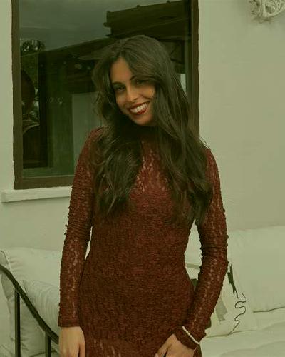 Julia Gelves escort