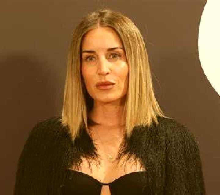 Julia Salillas escort