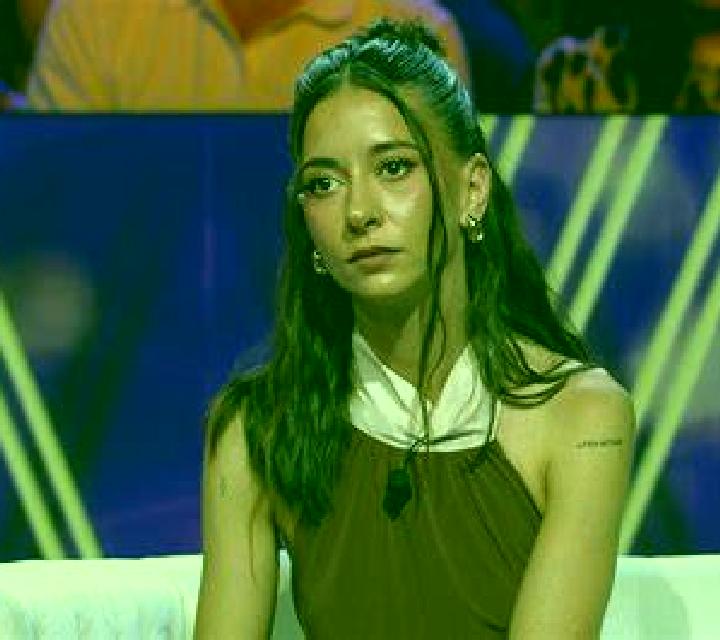 Julia Uruenas escort