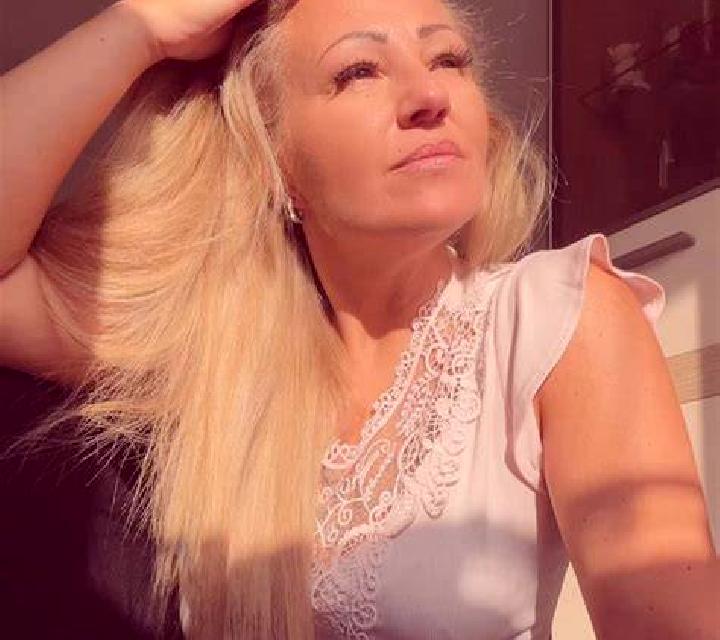 Laia 2 Entrala escort