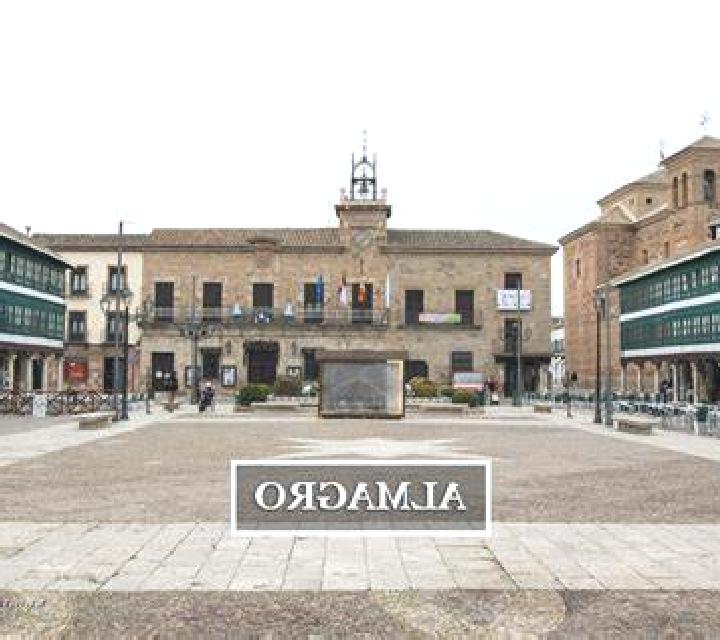 Lola Dos Hermanas escort