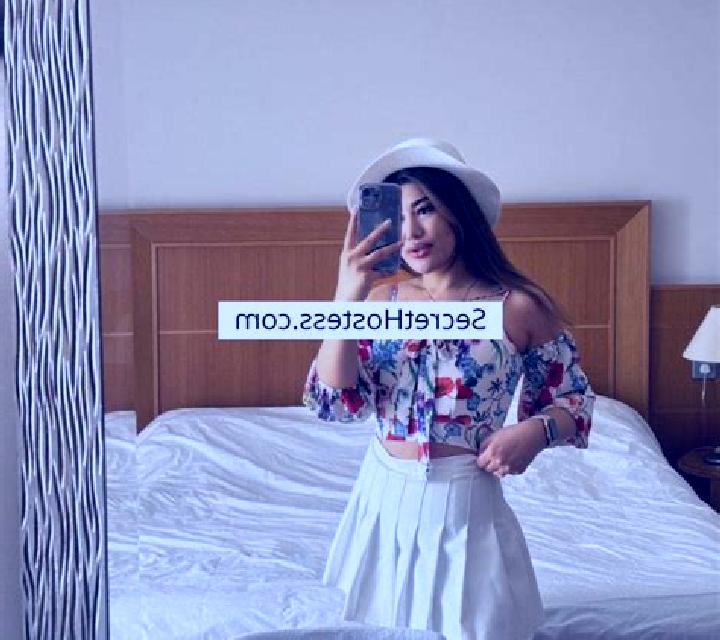 Lucía Alba escort