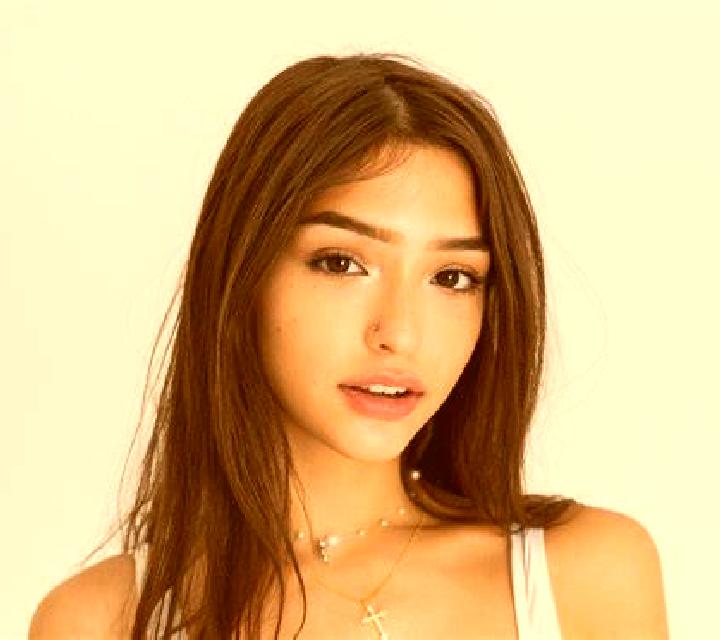 Luna 3 Elduayen escort