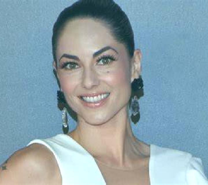 Malena Petilla de Aragon escort