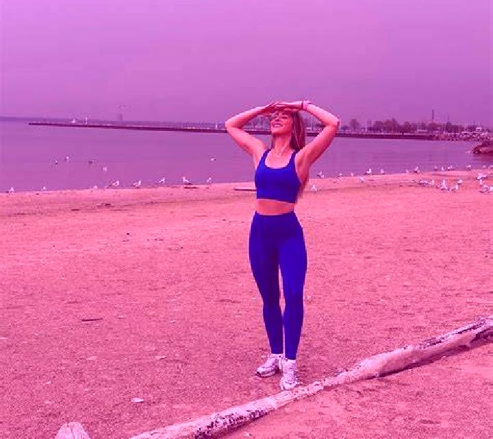 Manuela Ledigos escort