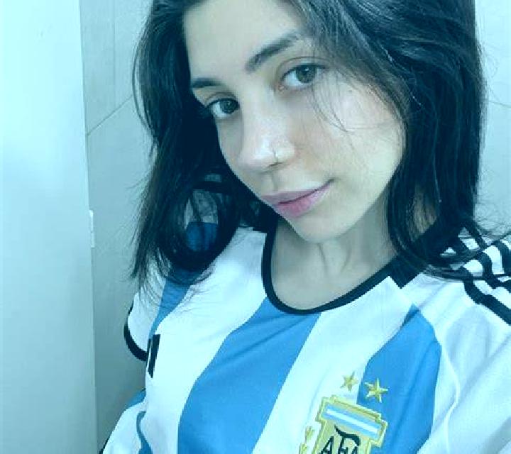 María Almeida escort