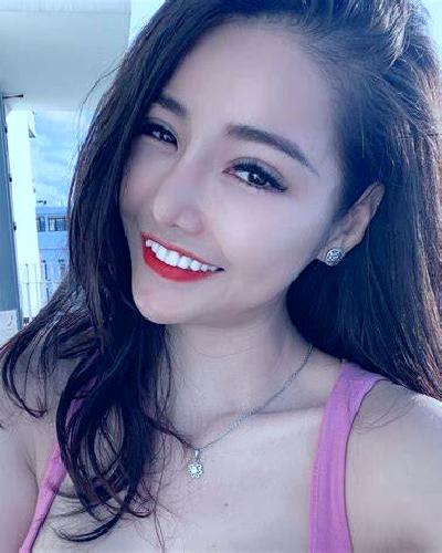 María Arguis escort