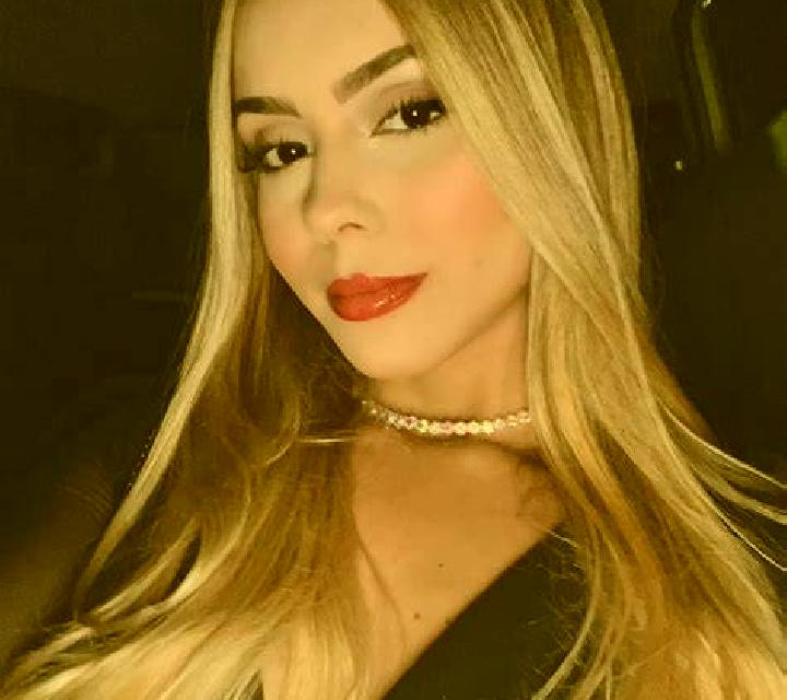 María Villodre escort