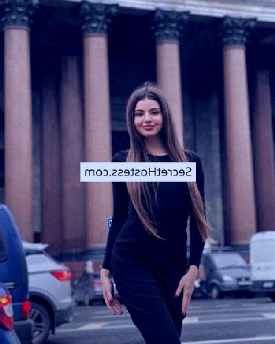 Marta Irueste escort