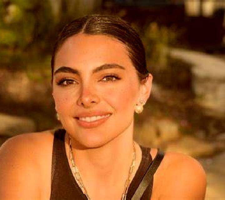 Marta Penaparda escort