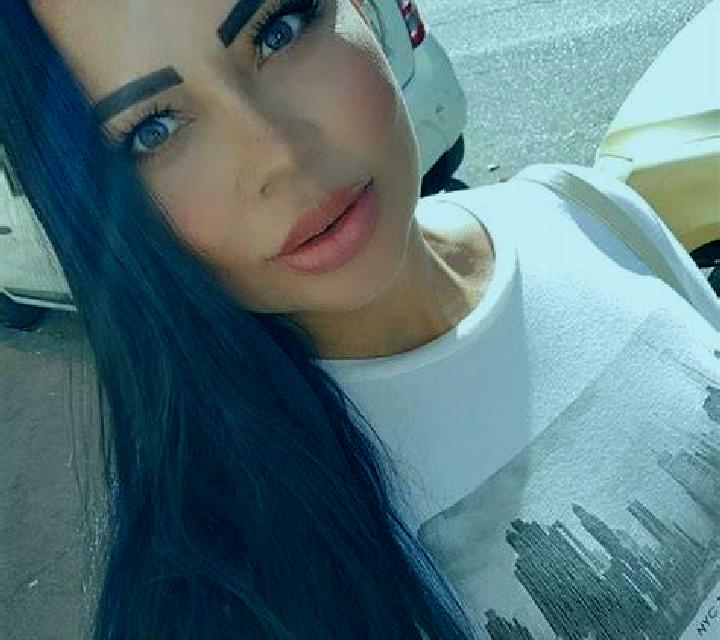 Ángela Gallur escort