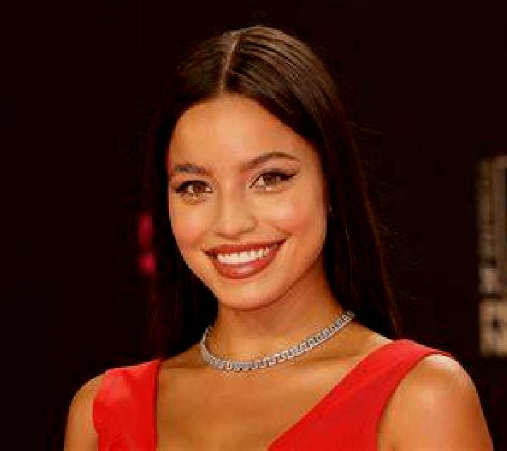 Ángela Huarte escort