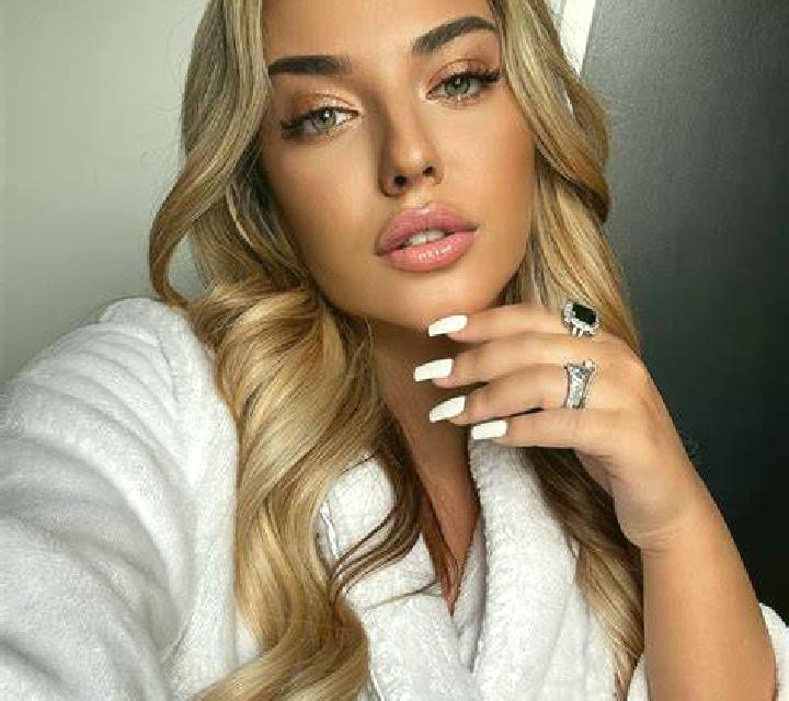 Paula Pinarnegrillo escort