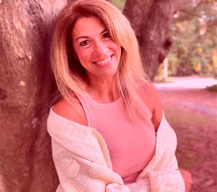 Regina Estollo escort