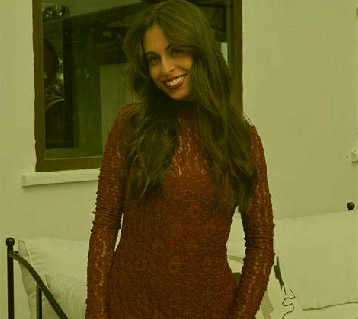 Renata 2 Viator escort