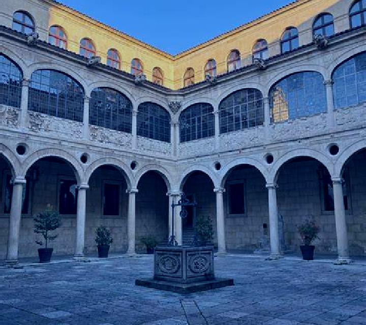 Renata Toral de los Guzmanes escort