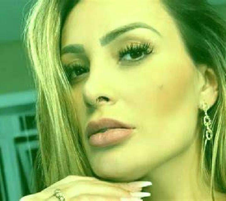 Renata Vilarino escort