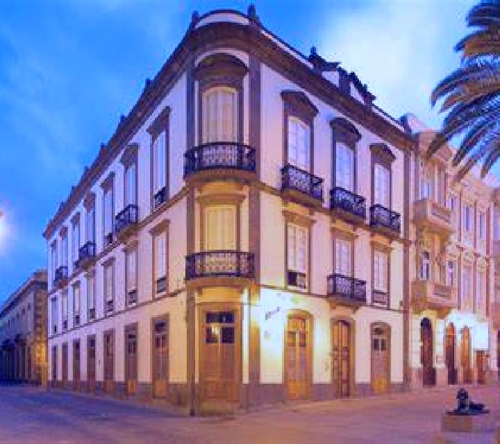 Sara Alcanizo escort