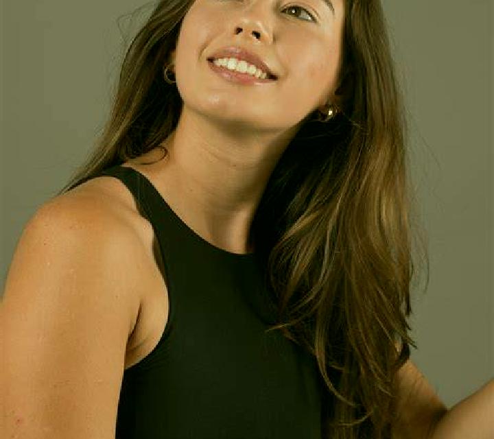 Sara Pesoz escort
