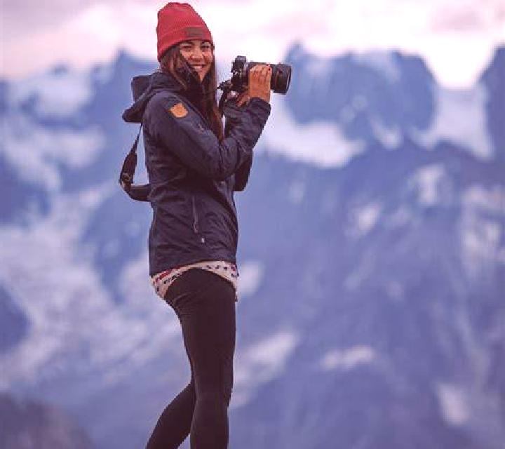 Selene 3 Alicun escort