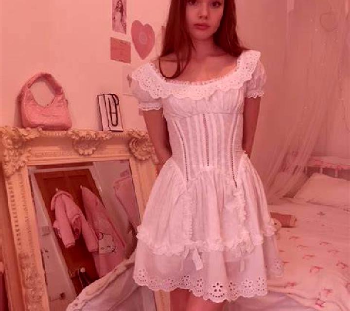 Selene Suria escort