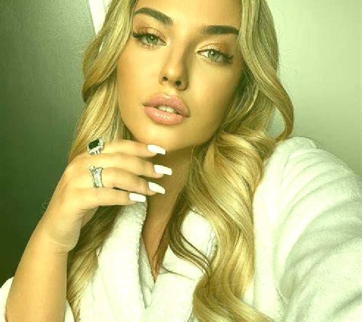 Sofía Llerena escort