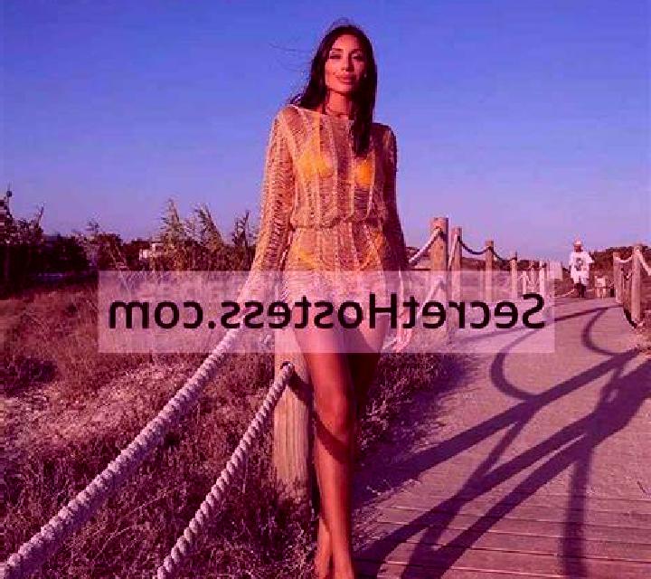 Valentina Malpartida escort