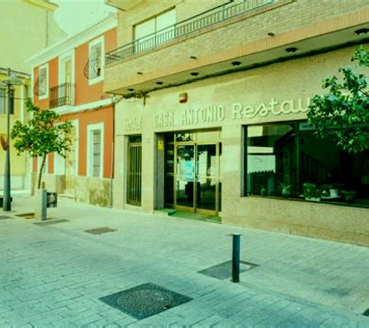 Verónica 3 Cabezas de Alambre escort